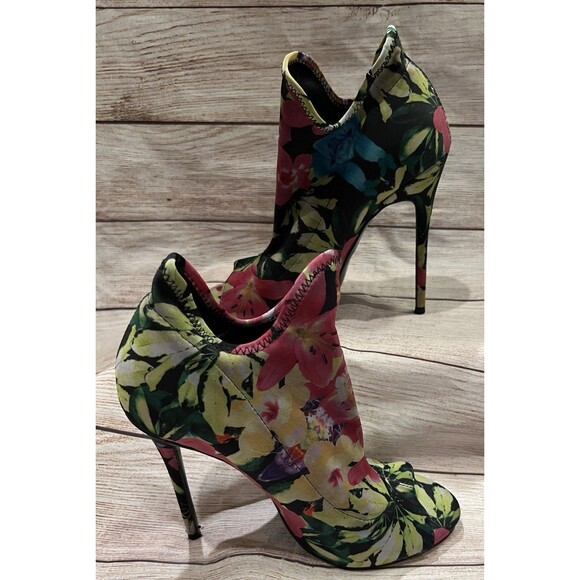 Steve Madden Multicolor Slip On Stretch Fabric Floral High Stiletto Heels 6.5 - Picture 1 of 11